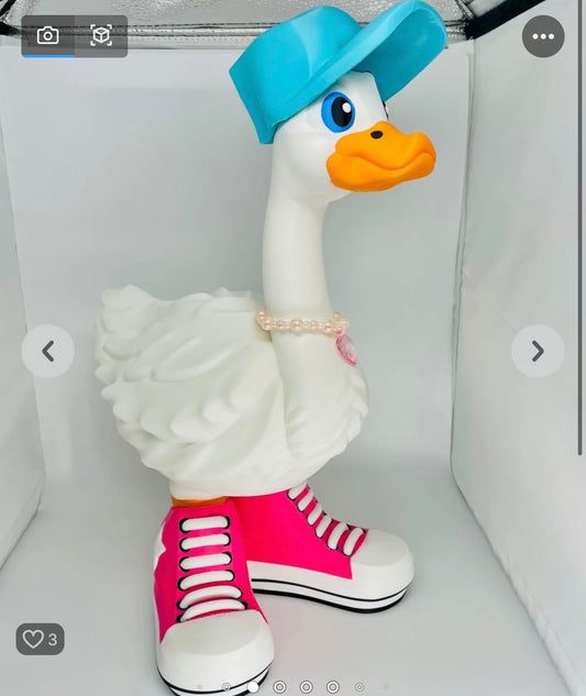 Deborah, THE Goose